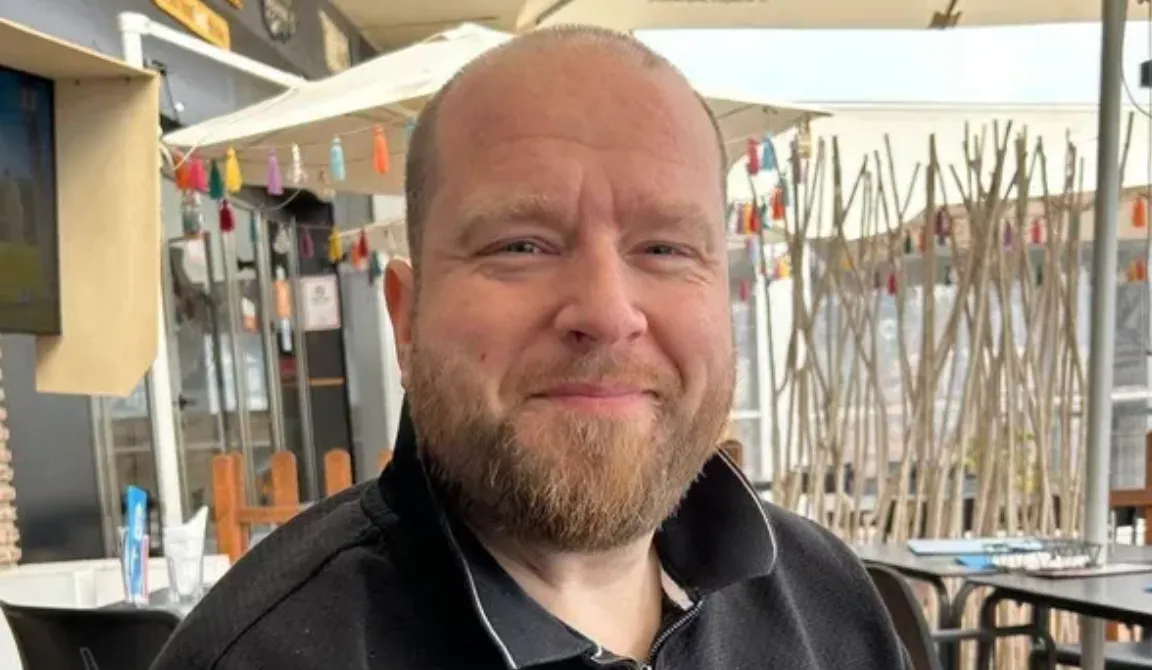 Hólyag miatt amputálták Mike lábát