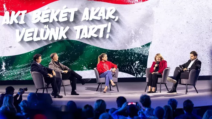 2025.12.06.Háború ellenes gyűlés_Kecskemét
Bán János
Cseke Péter
Szabó Zsófia
Takácsné Stalter Judit
Fekete Rajmund