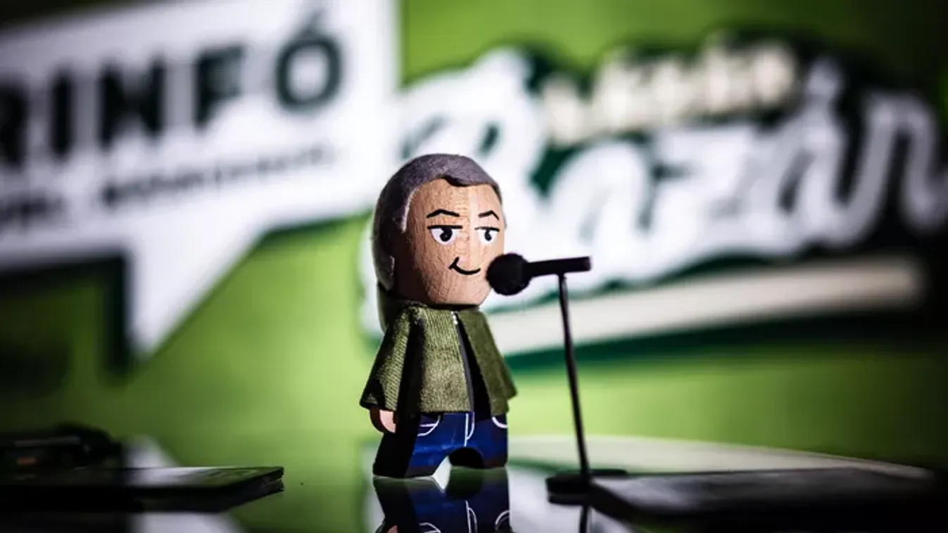 Lázár János felrobbantotta a cukiságbombát: már nem csak az Orbán-pulcsi a menő