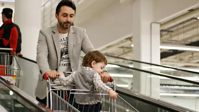 Egyetemi hallgató rabolt el egy babát a közértben