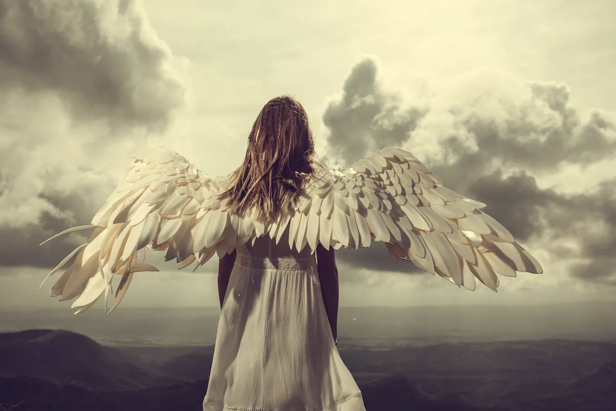 Őrangyal szárnyakkal.