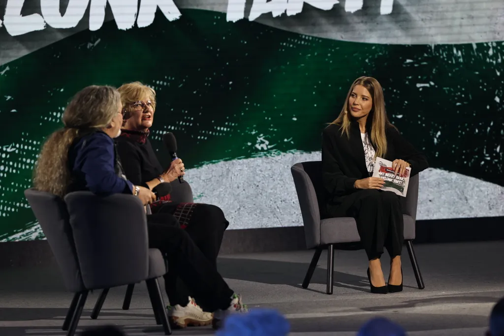 Háborúellenes Gyűlés, Mohács, 2025.12.13
DÁP, HEGY
dr Szili katalin
rudán joe
szabó zsófi