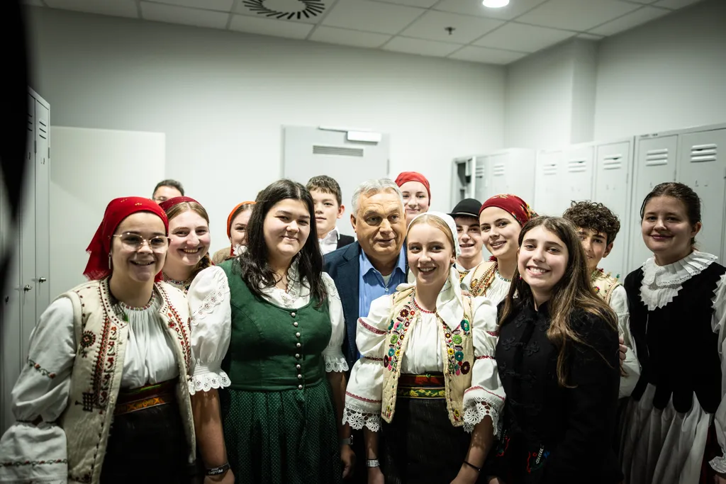 Háborúellenes Gyűlés Szegeden – Orbán Viktor  
 12.20 Szeged 