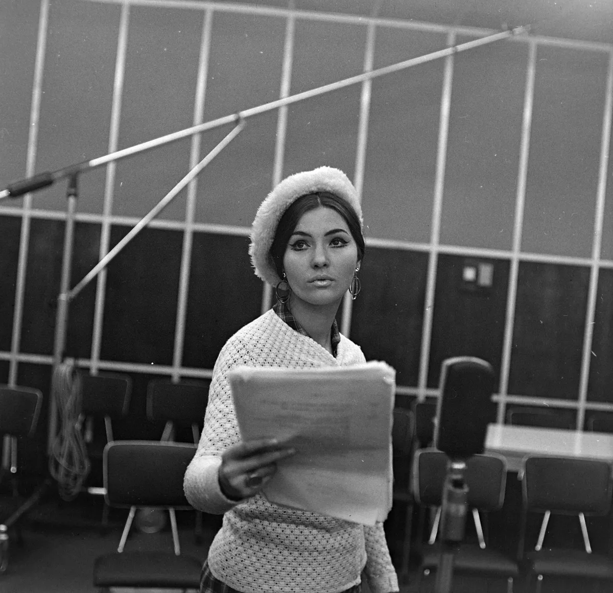 Pécsi Ildikó szerepelt az1962-ben bemutatott Jókai-adaptációban, Az aranyemberben.