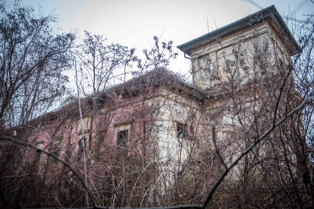 Balatonedericsi Fekete-kastély hátborzongató magyarországi helyszíne.