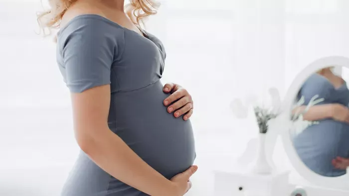 Terhességet színlelt és hazudott barátjának egy nő