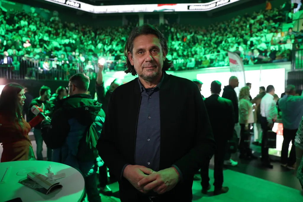 Háborúellenes Gyűlés Szegeden – Orbán Viktor  
 12.20 Szeged 