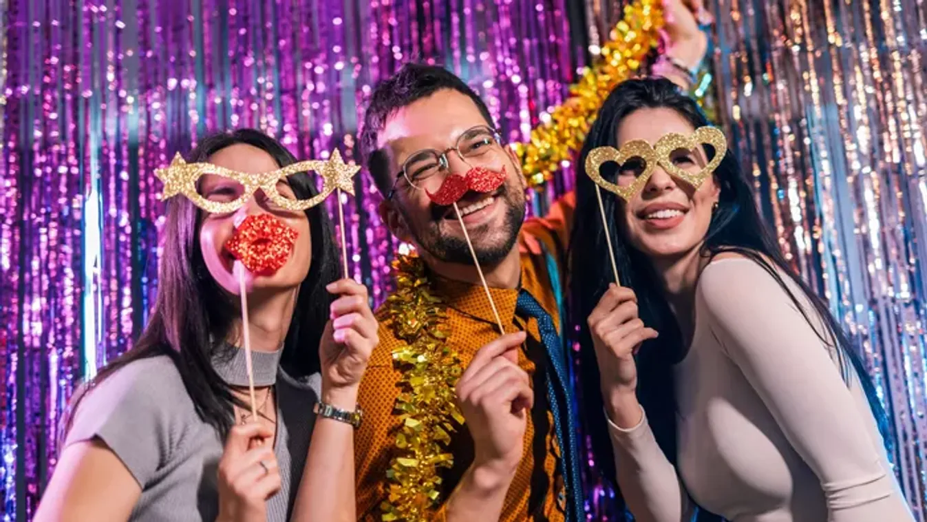 Ezekből a szokásokból lesz a legtöbb szilveszteri baleset otthon – Mégis mindig mindenki csinálja