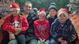 Karácsonyra legyőzte a rákot a 2 éves kisfiú: „Annyit tud, hogy rossz vérsejtjei vannak”