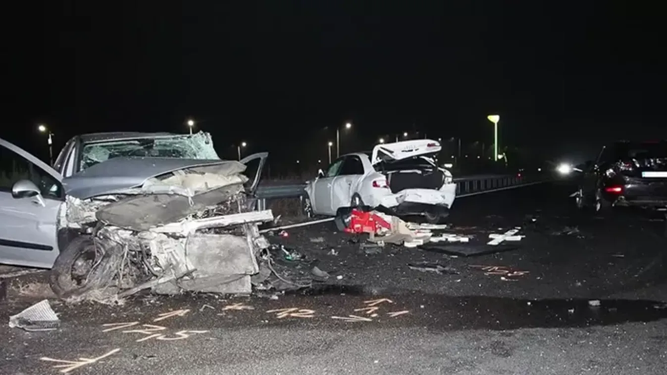 Brutális baleset az autópályán, várandós nővel siettek a kórházba