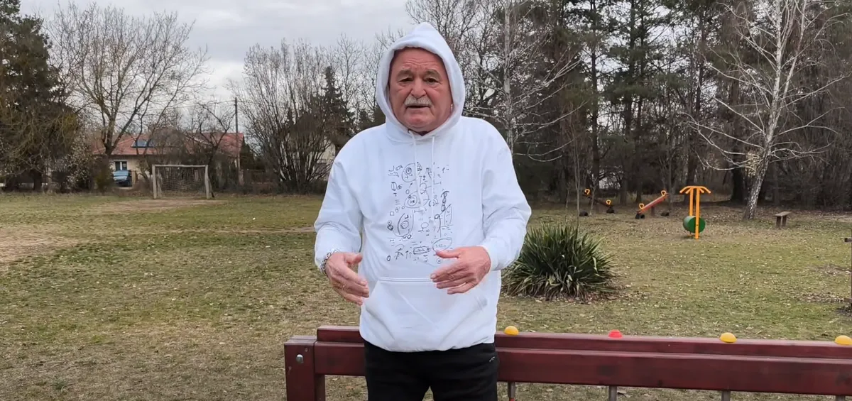 Nagy Feró karácsony óta több videóban is megmutatta a Orbán firkás pulcsiját