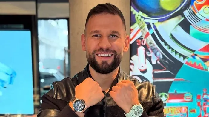 Hatalmas ajándékkal lepte meg kollégáit Rácz Jenő