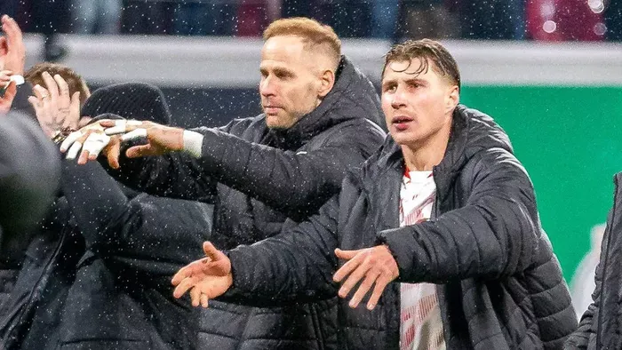 Gulácsi Péterék focistalányokkal buliztak