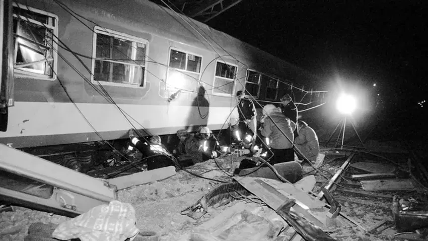 Brutális vonatbaleset: 31 ember halt meg Szajolban