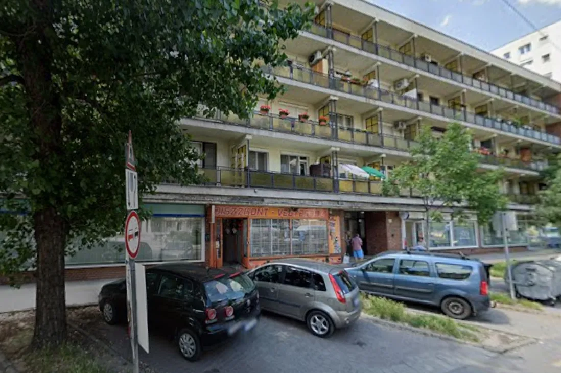 A csepeli boltos feje felrepedt, fiát pedig felrúgták