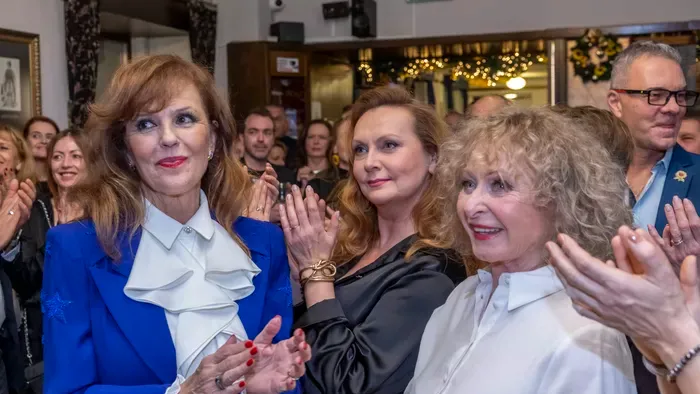 Tóth Enikő, Szőlőskei Tímea, és Bánsági Ildikó is csodálatosan szerepelt az este.