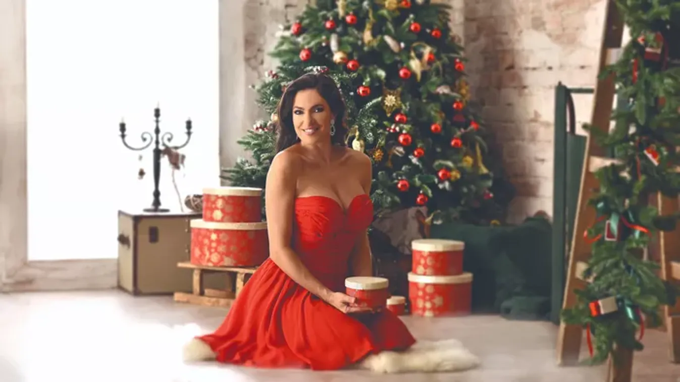 Kápráztató lábakkal kívánt kellemes karácsonyt Bódi Sylvi