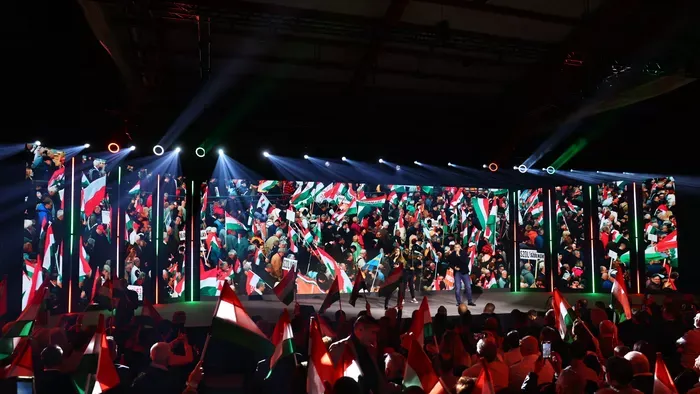 Orbán Viktor: Béke szálljon minden házra