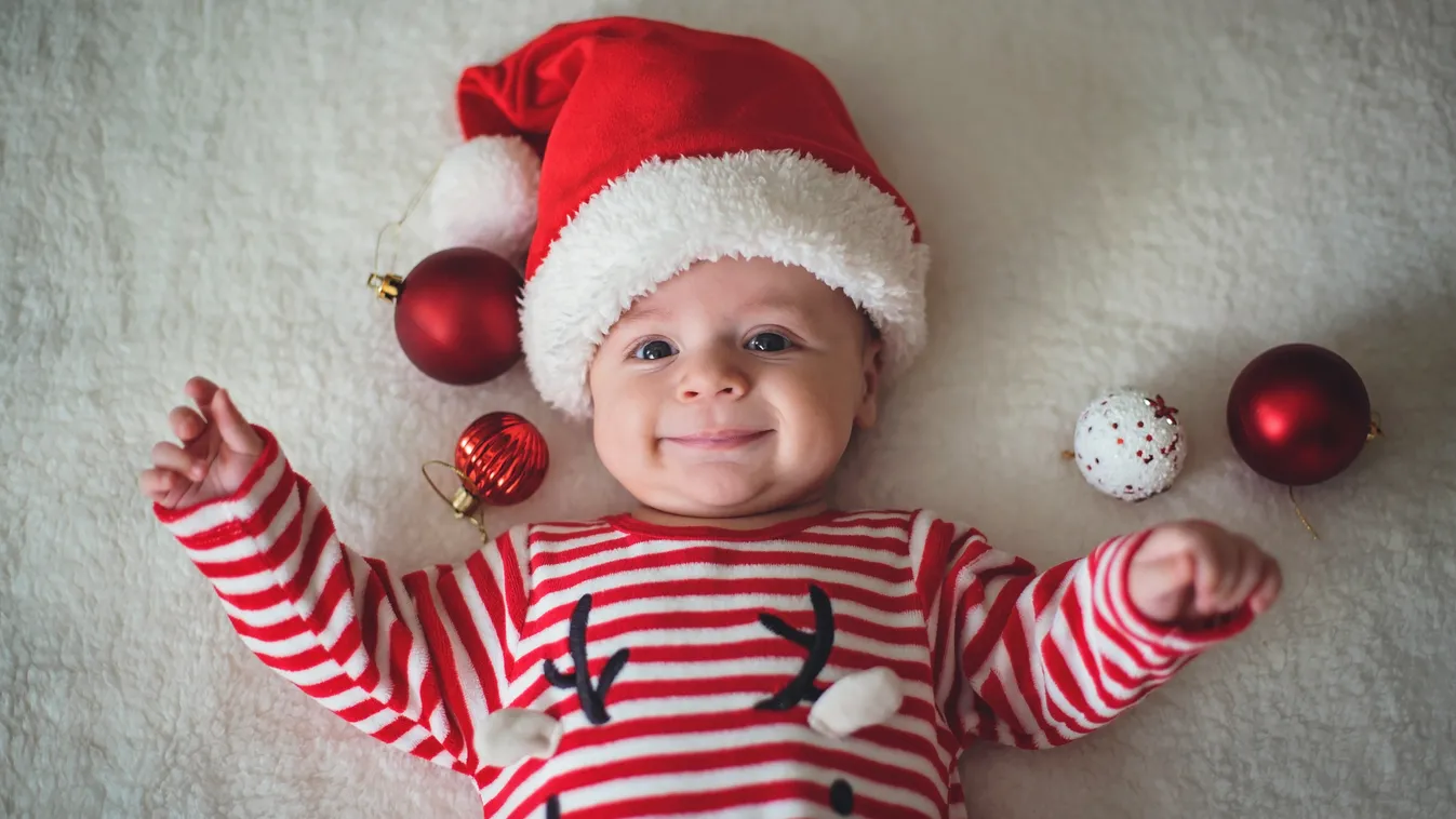 Az első karácsony babával: varázslat és káosz egyben