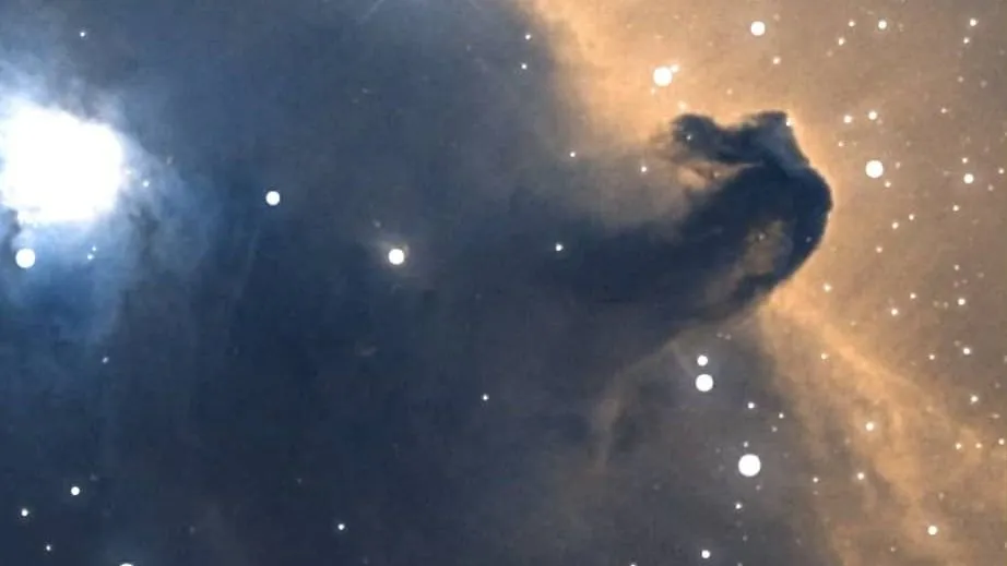 A különös égi jelenségről mindenki mást gondol.