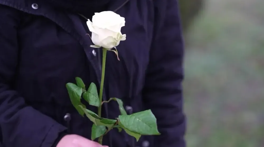 A Morrison's 2-ben meggyilkolt fiatalt rengetegen kísérték utolsó útjára.