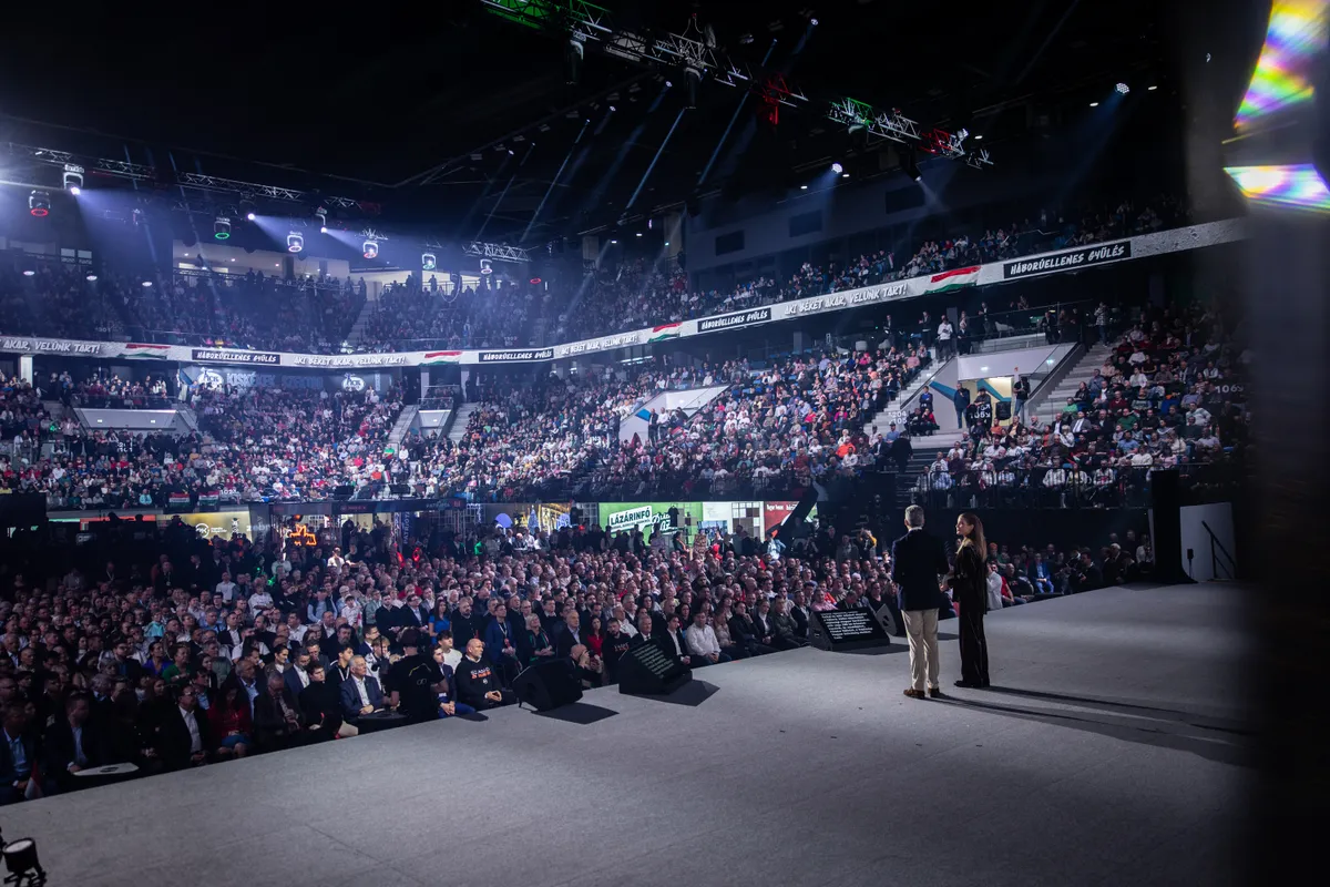 Óriási sikerrel zárult a szegedi Háborúellenes Gyűlés