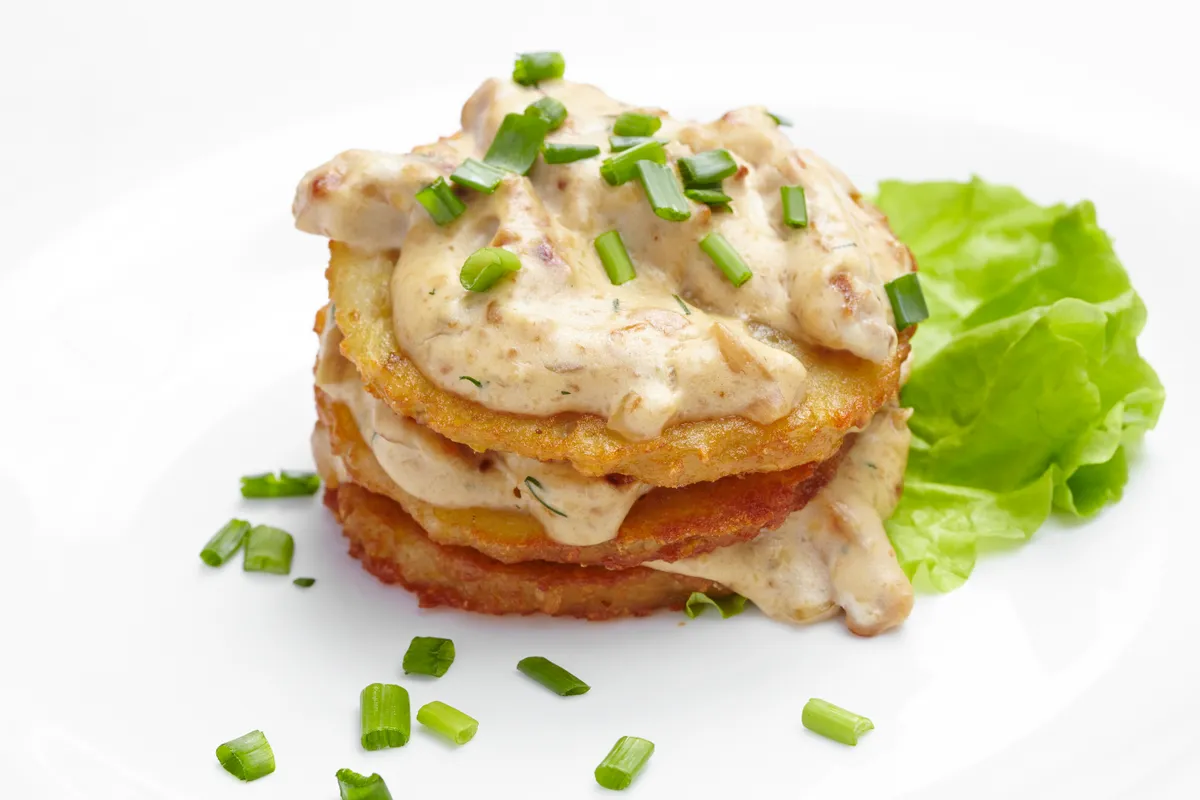 Szilveszteri falatok: tojáskrém pirítósra kenve