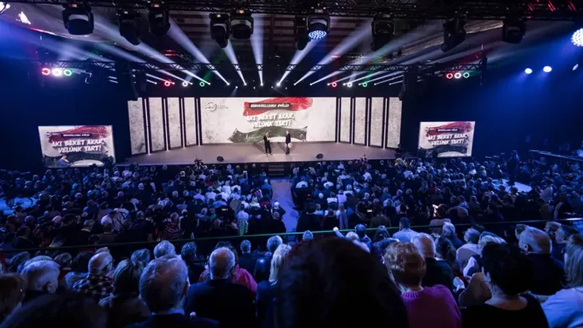 Íme a Háborúellenes Gyűlés legkisebb résztvevői