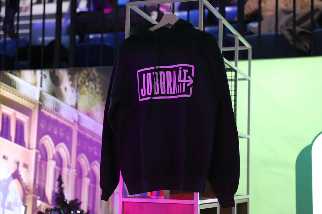 Háborúellenes Gyűlés Szegeden – Orbán Viktor  
 12.20 Szeged 