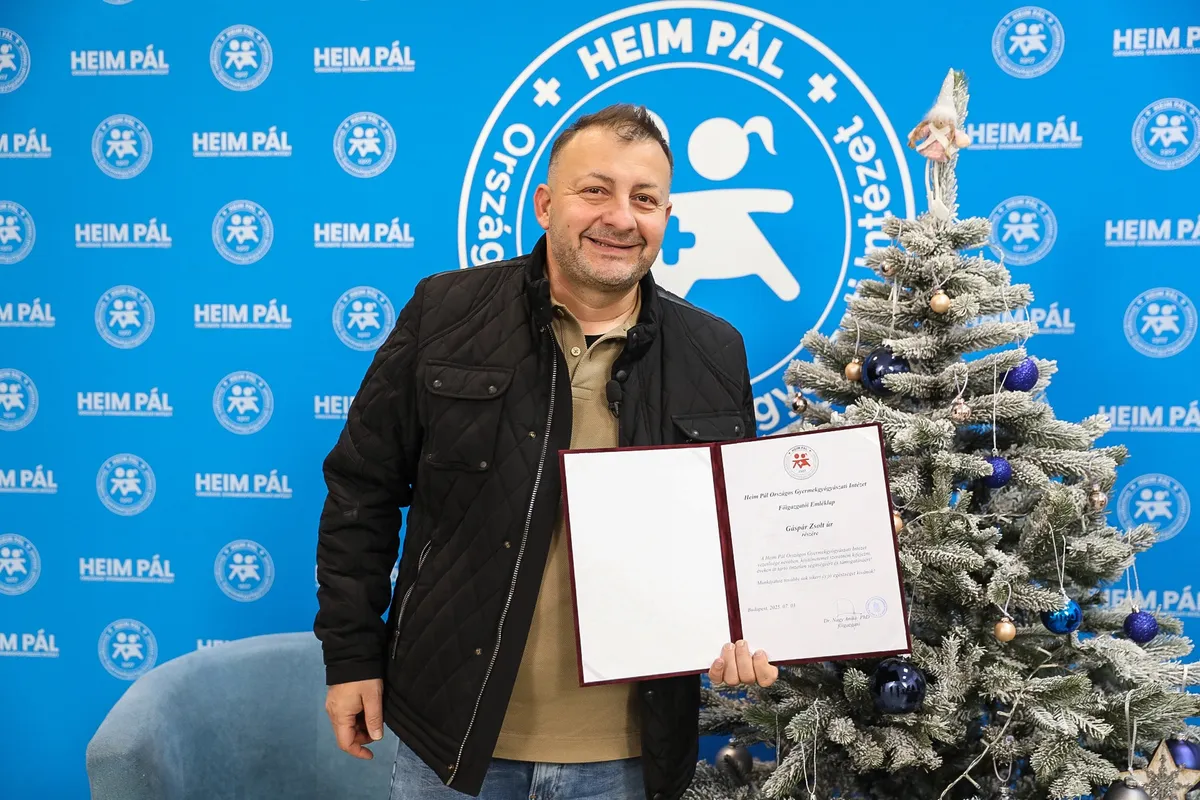 Gáspár Zsolti Mikuláskor mindig felkerekedik és járja az országot a kis csomagokkal.