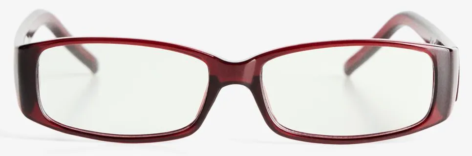 Karácsonyi divat: piros szemüveg.