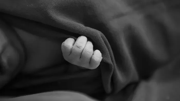 Halott kisbabát találtak egy mobil WC-ben