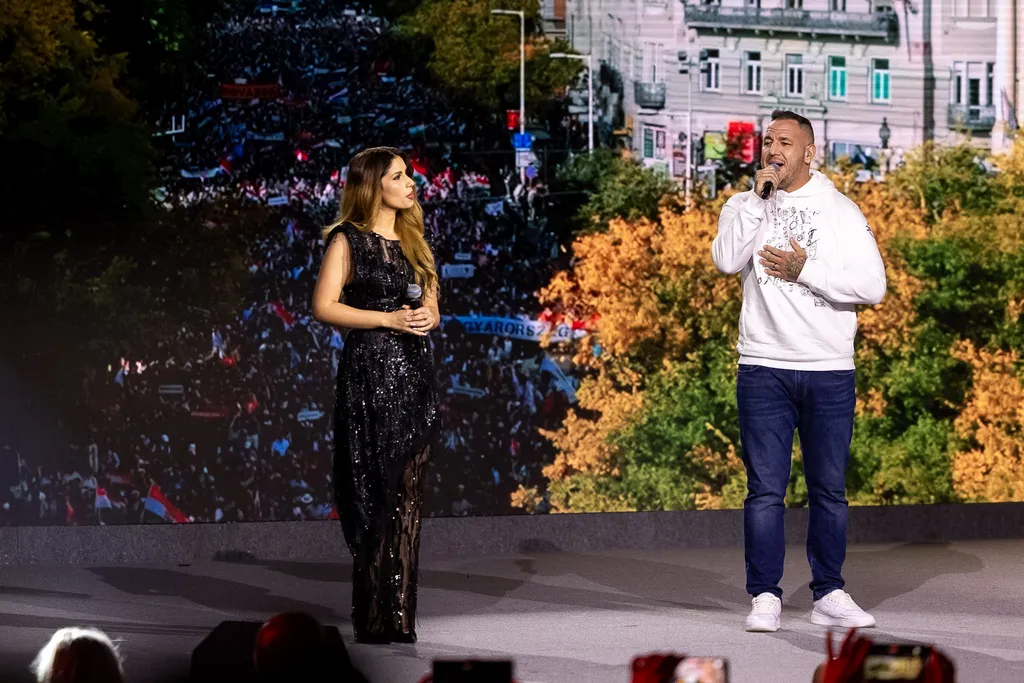 2025.12.06.Háború ellenes gyűlés_Kecskemét
Curtis,Radics gigi