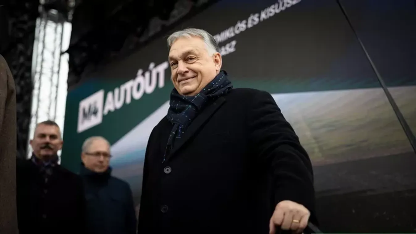 Eddig nem látott fotókat mutatott Orbán Viktor az M4-es útátadójáról