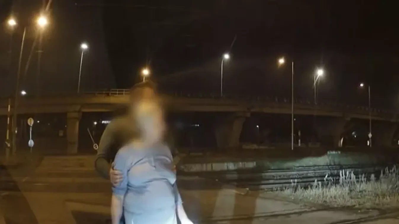 Vonat alá akart ugrani egy idős nő Budapesten, taxisofőr mentette meg