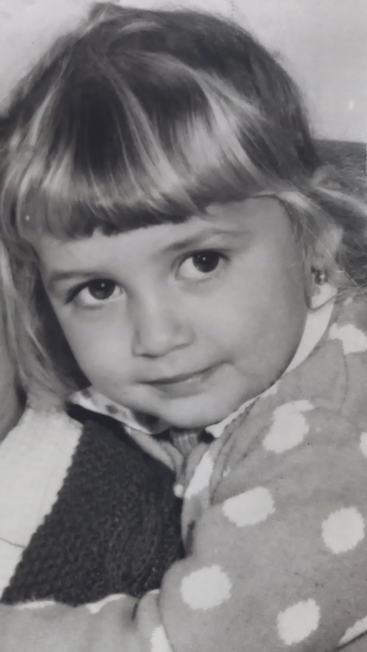 Már gyermekkorában is nagy érdeklődést mutatott a művészetek iránt