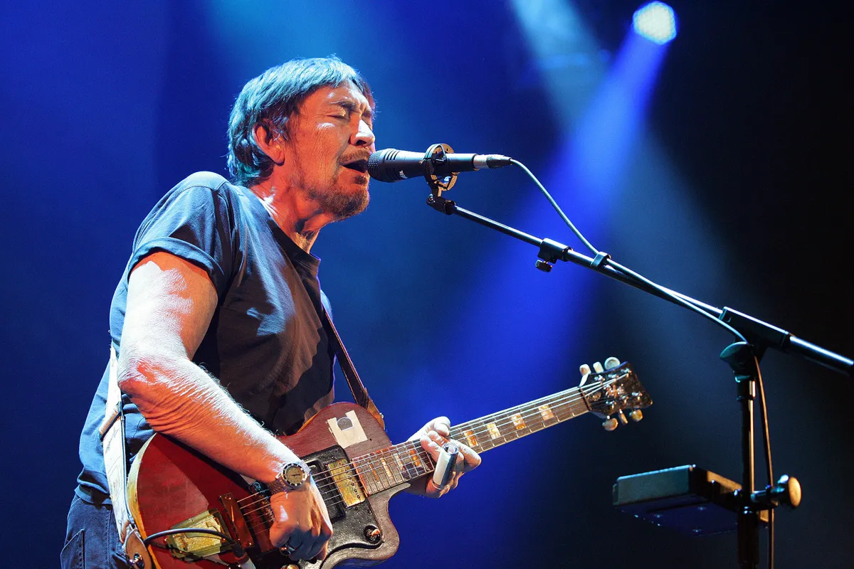 Chris Rea a koncertjein mindig mély átéléssel énekelt.