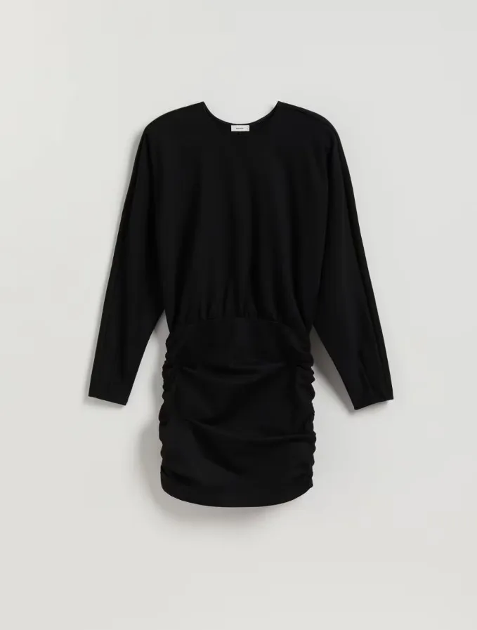 Karácsonyi ruha a Reservedből.