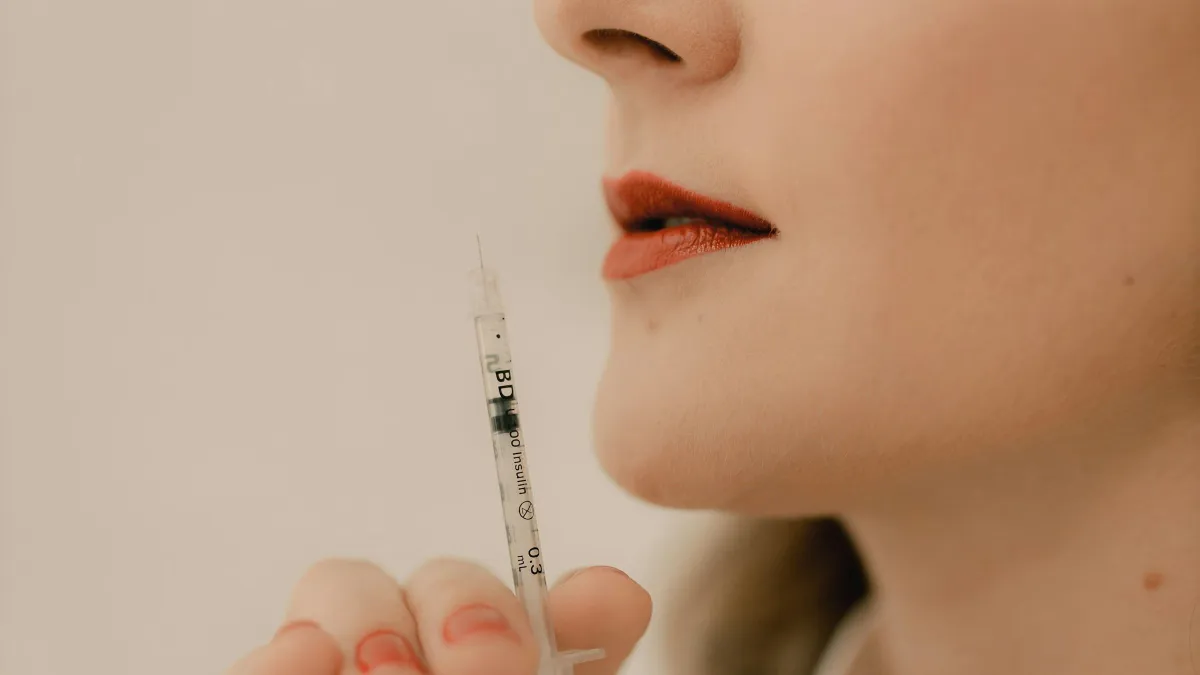 A szakértők arra kérik a vásárlókat, hogy vigyázzanak a hamis botox termékeket áruló eladókkal