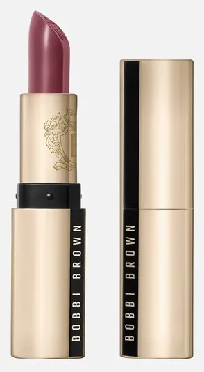 Sminktrendek 2026: ajakrúzs.