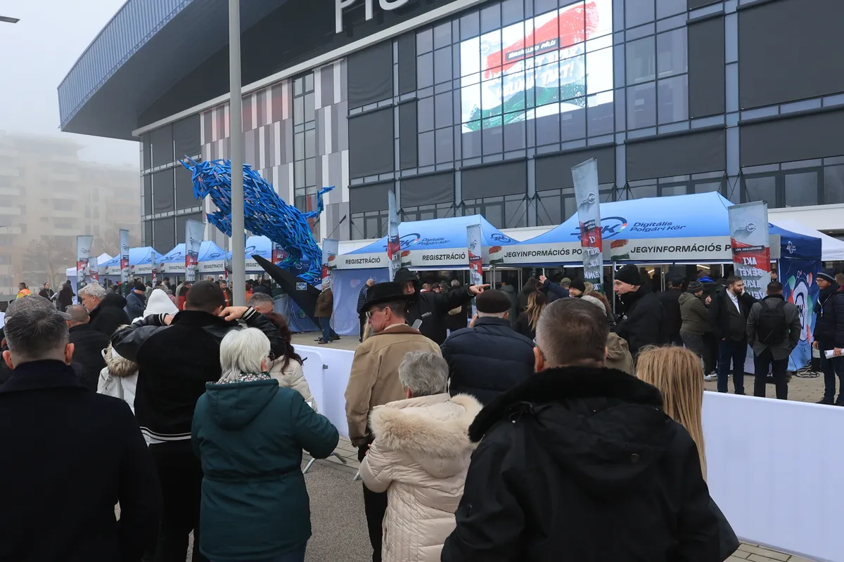 Háborúellenes Gyűlés Szegeden – Orbán Viktor
12.20 Szeged