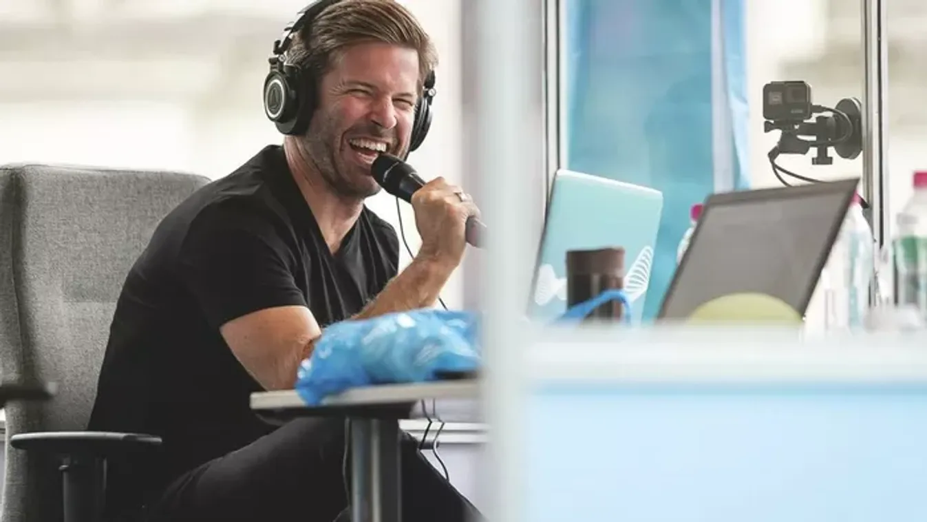 Sebestyén Balázs durva kijelentést tett: nem engedi be a vegánokat a DJ Oti bulira