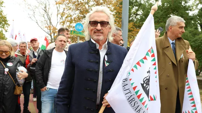 Sasvári Sándor vallomása a Háborúellenes Gyűlésen: Orbán Viktornál a megoldás