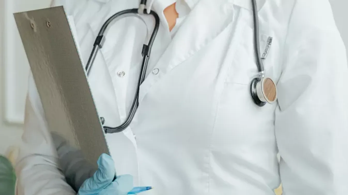 "Meg fogok halni?" - Ez a három tünet előzte meg a fiatal lány megrázó diagnózisát