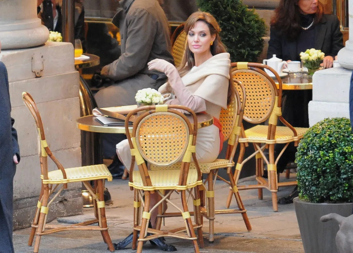 Angelina Jolie filming 'The Tourist' in Paris