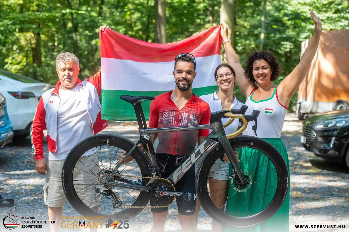 Ez a versenybicikli került tolvajkézre.