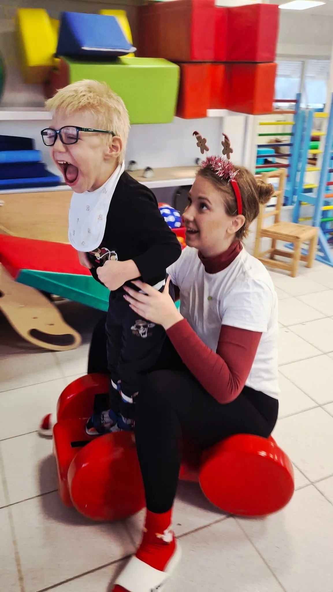 Dominik gyógykezelése sok erőt igényel