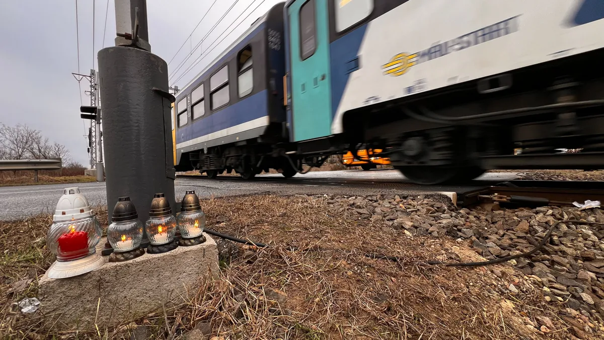 A vonatbaleset Sátoraljaújhelyen mindenkit kikészített, ahogyan a család faluja is gyászol