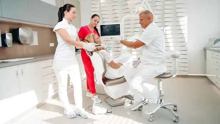 Világszínvonalú megoldás teljes fogsor pótlására Budapesten