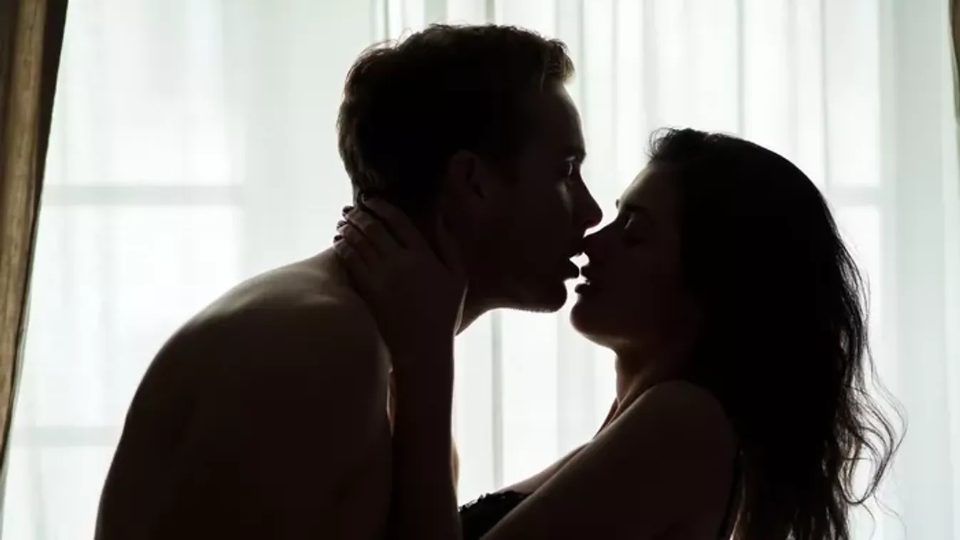 Tuti nem csak beszélgetni akar: ebből az 5 árulkodó jelből biztosan tudhatod, hogy le akar feküdni veled